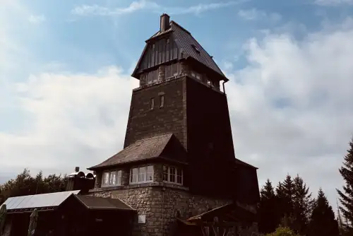 Hanskühnenburg tower and mountain inn