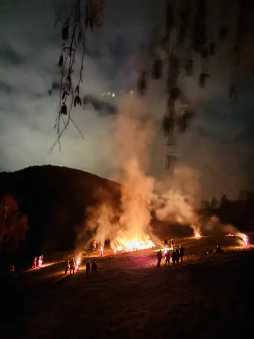 Osterfeuer in Lonau – Dorfleben im Harz